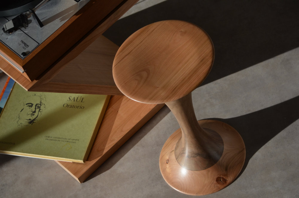 Tabouret Monette au Carré en noyer et meurisier - Haut